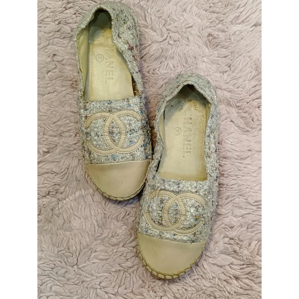 Chanel Multi Color Tweed Leather CC Logo Espadrilles Cream Flats Size 38 Italy